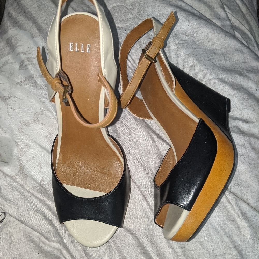 Elle wedges